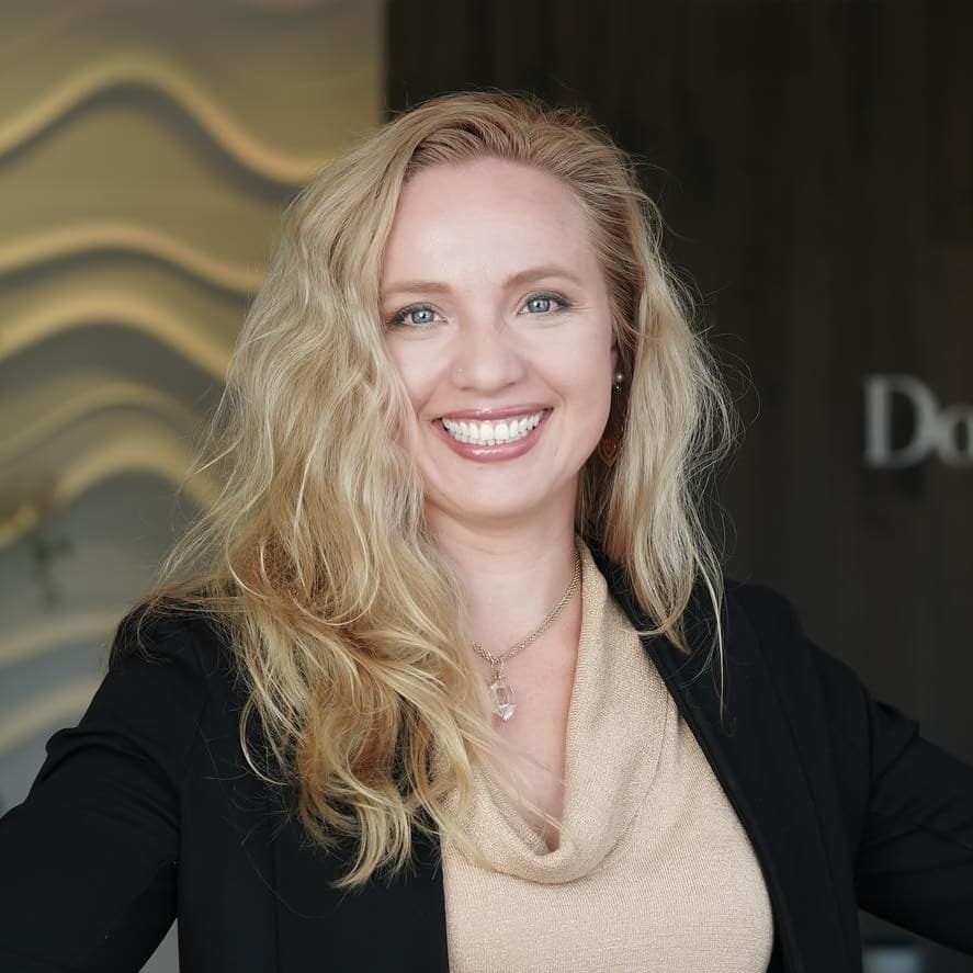 Laura Marie, Agent, Douglas Elliman Florida